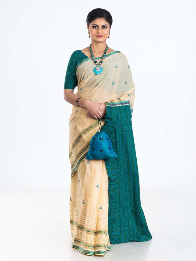 Cream Kantha Handloom Cotton Saree With Blue Pallu